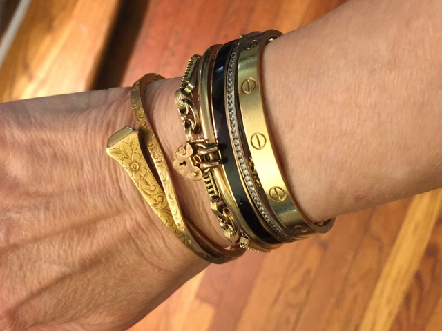 What can I stack with Cartier love bracelet? - HoooGoods